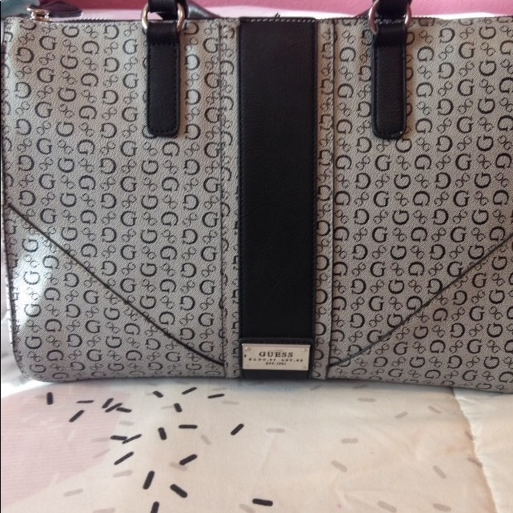 Guess purse